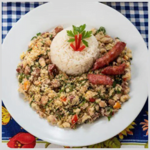 Feijão Tropeiro com Arroz Branco e Couve