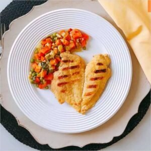 Peito de Frango Grelhado com Jardineira de Legumes
