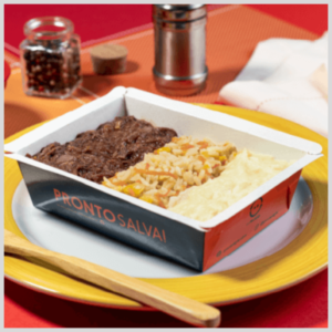 Costela Desfiada, Arroz com Cenoura e Milho e Purê de Batata